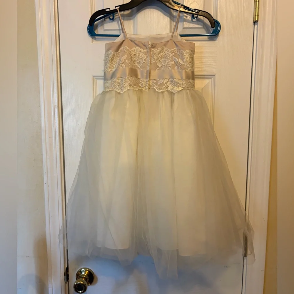 David's Bridal Girls👧🏻Ivory/Champagne Color Dress👗w Satin Waist Bow🎀Sz 3 - Picture 8 of 8